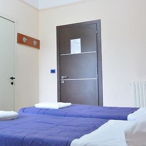 Zimmer mit zwei Einzelbetten